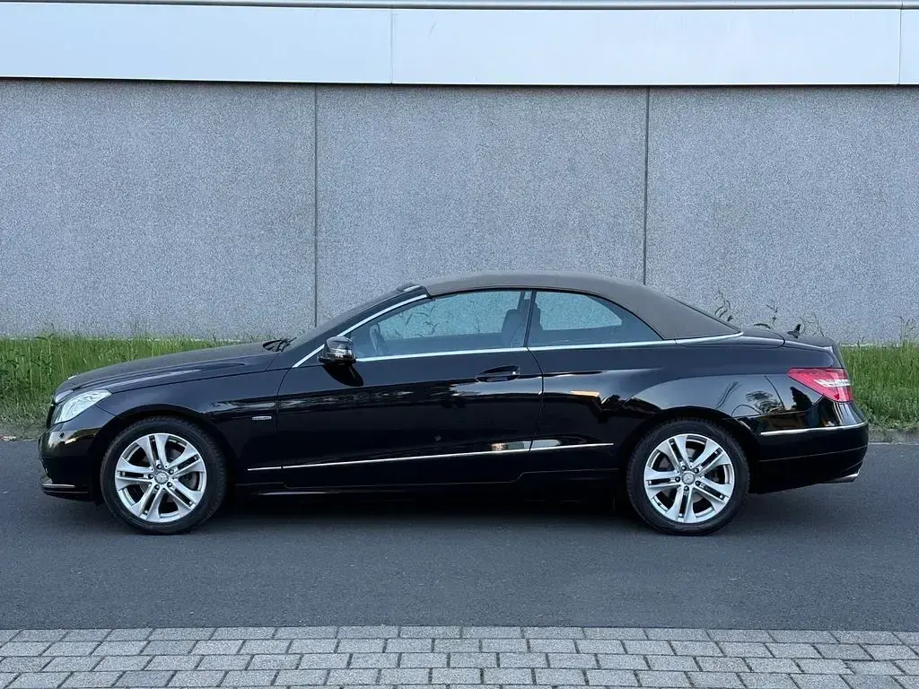 Second-hand Mercedes E250 204 CP (150 kW) 2010 Negru Cabrio