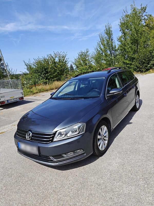 Grau Gebraucht 2013 VW Passat Kombi | 7.000 € (Etwas zu teuer) - Bild 1/4