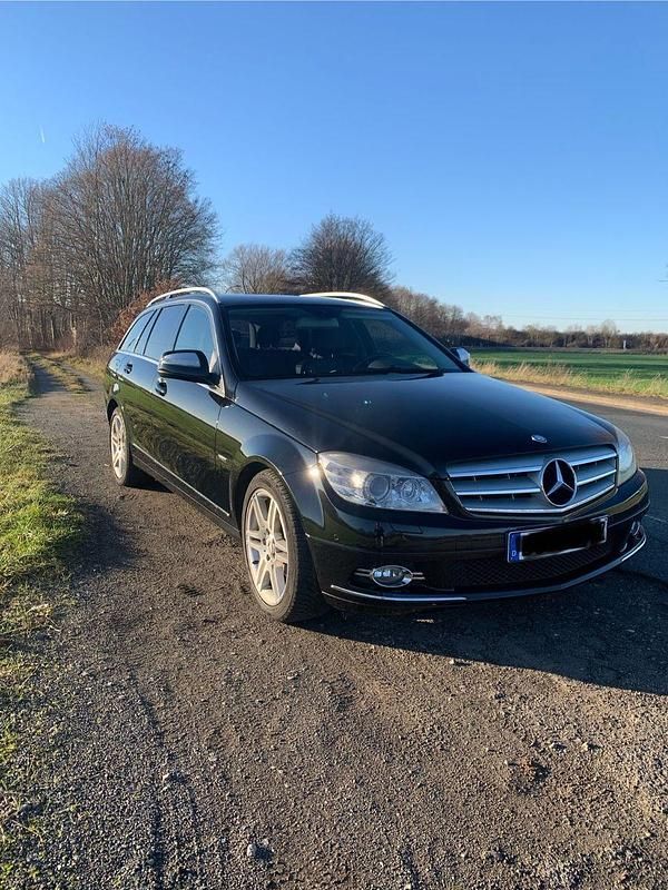 Schwarz Gebraucht 2008 Mercedes 220 Avantgarde Kombi | 3.690 € (Guter Preis) - Bild 1/4