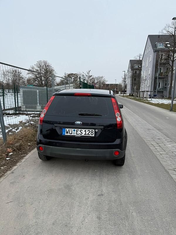 Gebraucht Ford Fiesta 65 PS (47 kW) 2005 Schwarz Kleinwagen