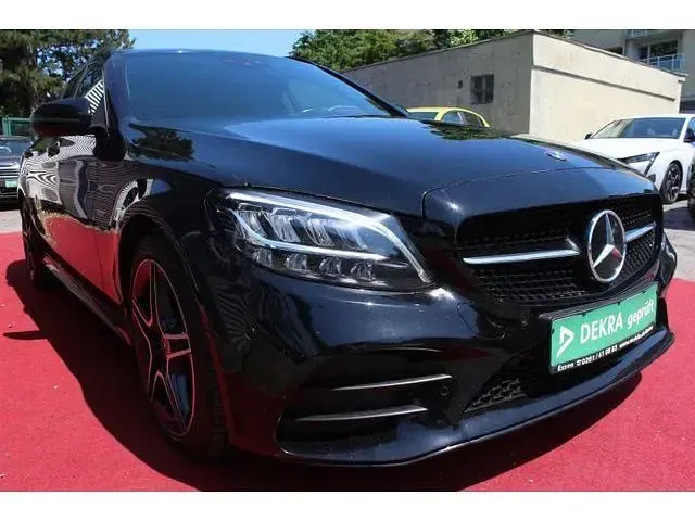 Gebraucht Mercedes C220 AMG line 194 PS (142 kW) 2021 Schwarz/baltic black (metallic) Kombi