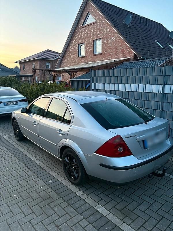 Grau Gebraucht 2006 Ford Mondeo Limousine | 1.100 € (Guter Preis) - Bild 1/4
