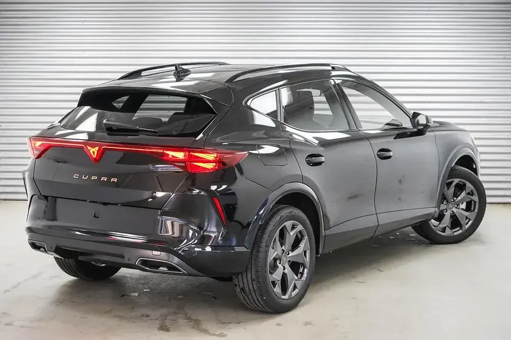 Neu Cupra Formentor 150 PS (110 kW) 2026 Midnight black metallic (0e) SUV