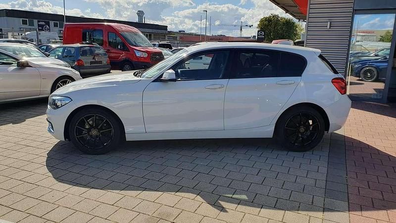 Gebraucht BMW 116 Advantage 109 PS (80 kW) 2015 Alpinweiss iii (300) Kleinwagen