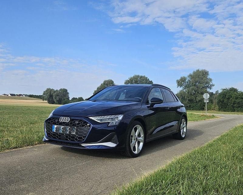 Gebraucht Audi A3 Advanced 150 PS (110 kW) 2024 Blau Limousine