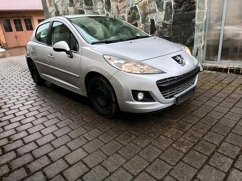 Gebraucht Peugeot 207 122 PS (89 kW) 2011 Kleinwagen