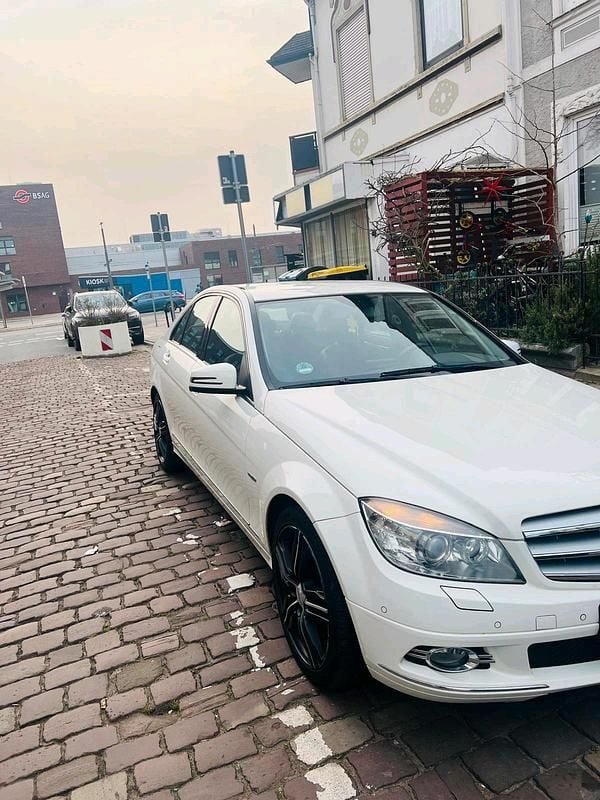 Gebraucht Mercedes C200 184 PS (135 kW) 2009 Weiß Limousine