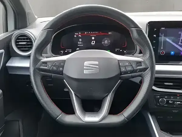 Gebraucht Seat Arona FR 150 PS (110 kW) 2024 "nevada" weiss SUV