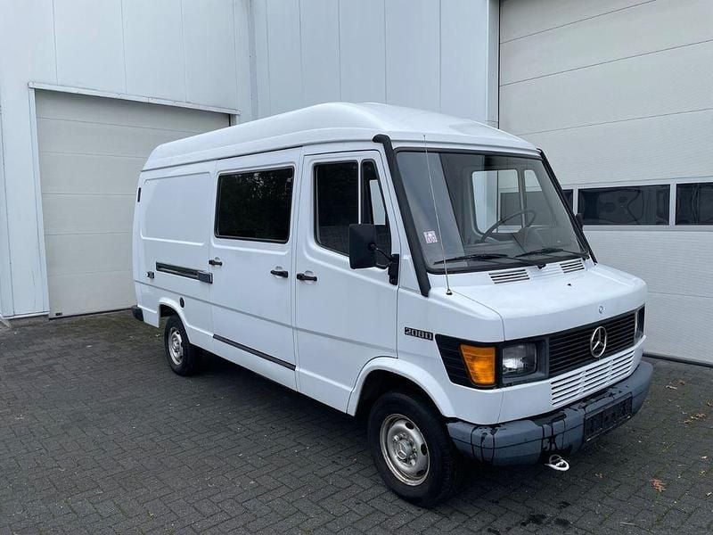 Weiß Gebraucht 1991 Mercedes T1 Van | 12.500 € - Bild 1/4