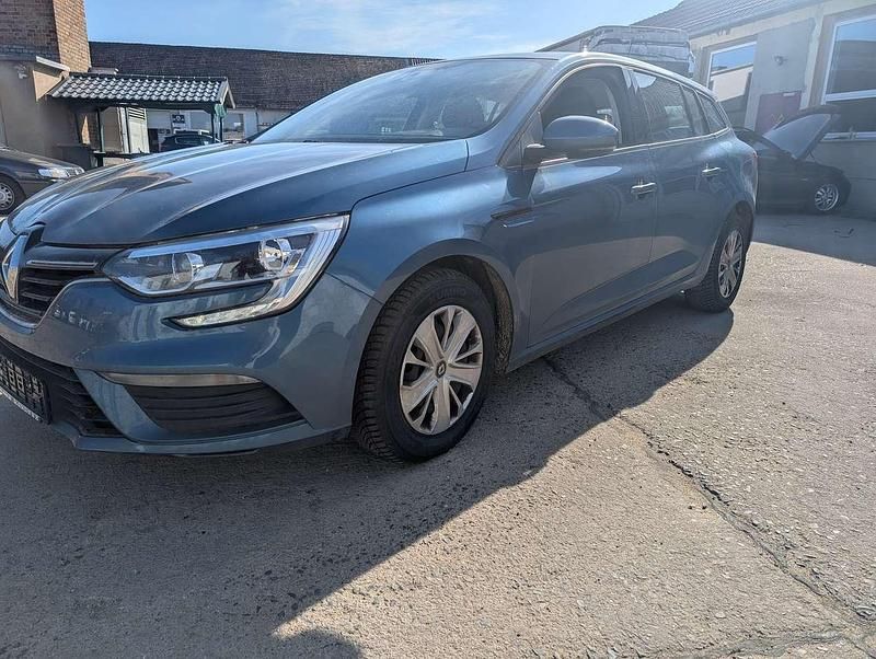 Gebraucht Renault Mégane GrandTour Experience 101 PS (74 kW) 2017 Berlinblau Kombi