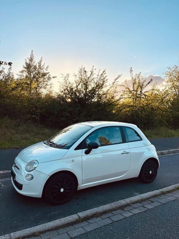 Weiß Gebraucht 2011 Fiat 500 Pop Kleinwagen | 3.800 € (Guter Preis) - Bild 1/4