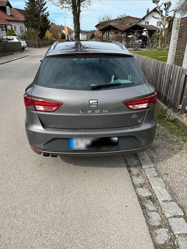 Second-hand Seat Leon 112 CP (82 kW) 2016 Gri Break