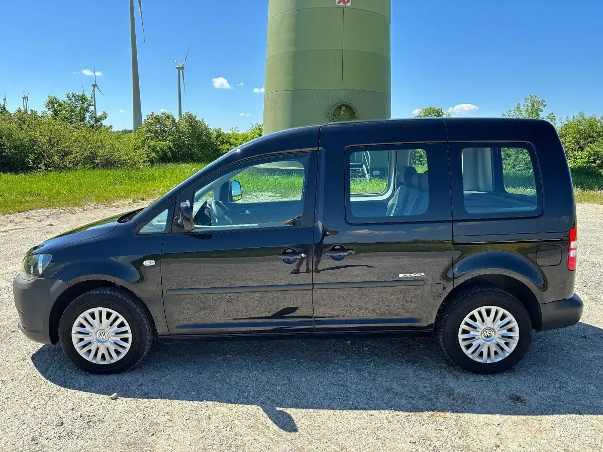Gebraucht VW Caddy Trendline 105 PS (77 kW) 2014 Schwarz Van / Kleinbus