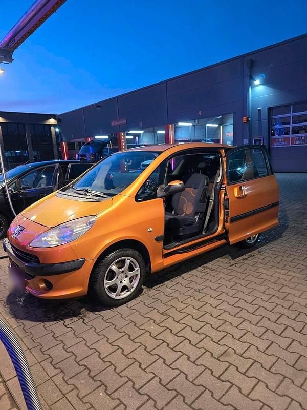 Gebraucht Peugeot 1007 73 PS (53 kW) 2007 Gelb Van / Kleinbus
