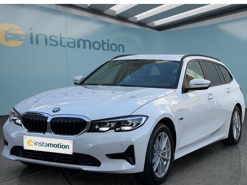 Gebraucht BMW 330e 184 PS (135 kW) 2022 Kombi