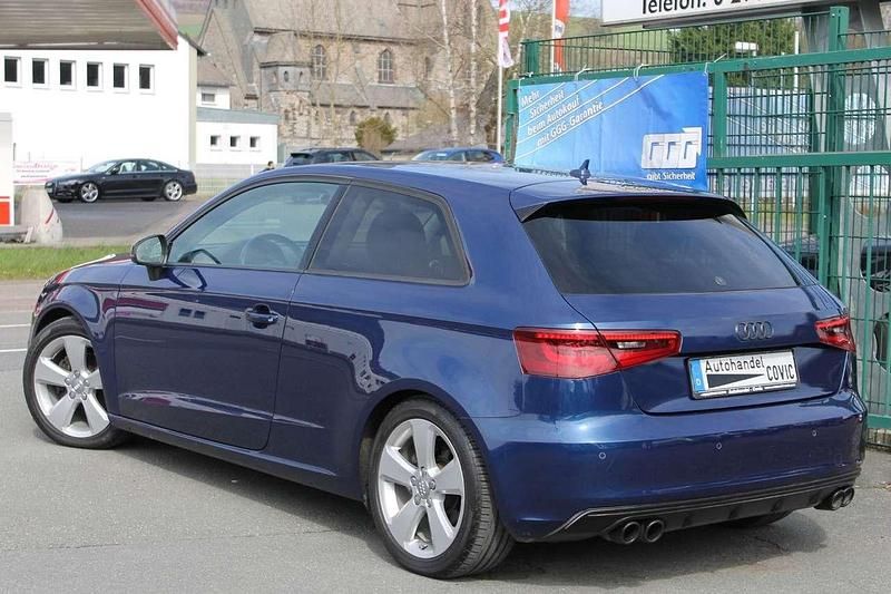Gebraucht Audi A3 S-Line 105 PS (77 kW) 2013 Blau Limousine