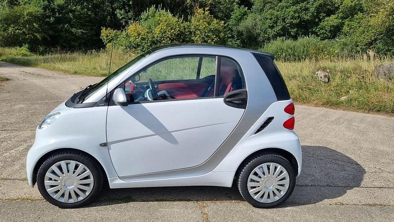 Weiß Gebraucht 2012 Smart ForTwo Coupé Passion Coupé | 4.950 € (Guter Preis) - Bild 1/4