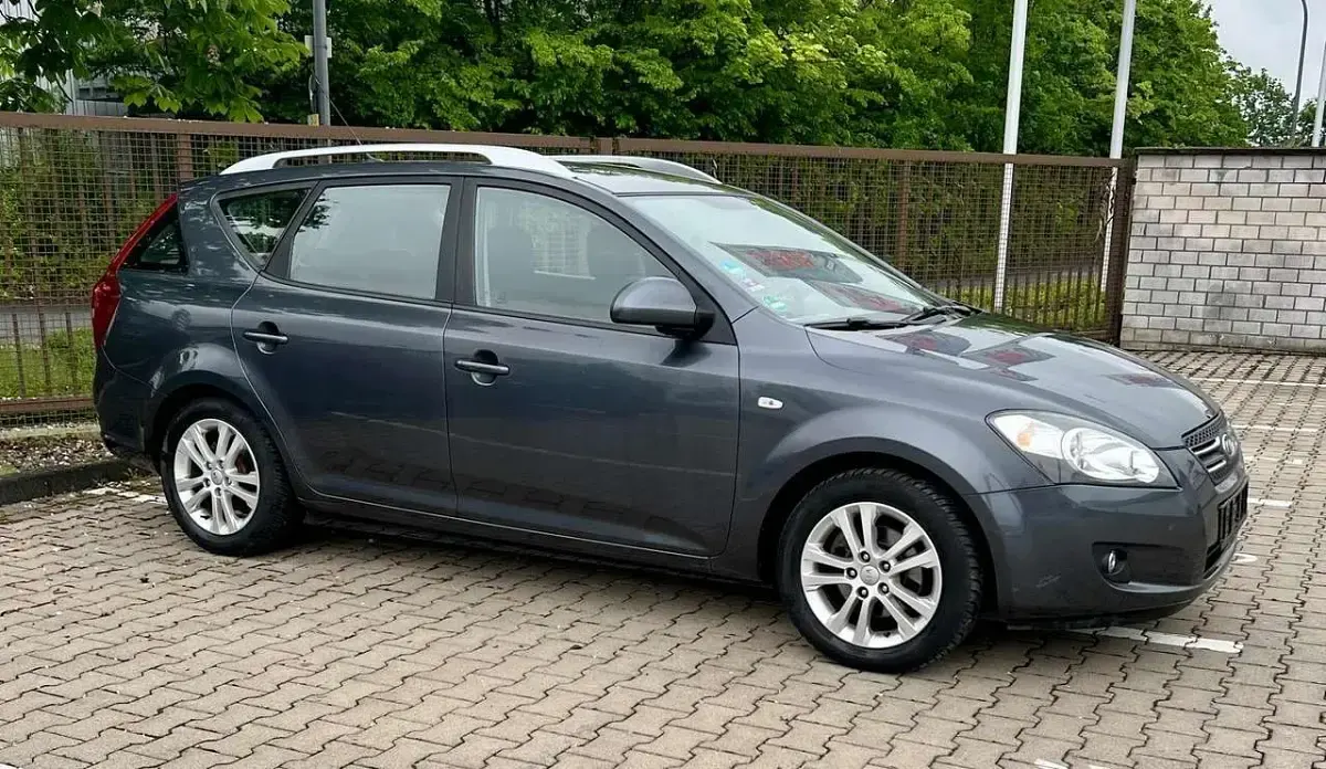 Gebraucht Kia Ceed Sportswagon LX 116 PS (85 kW) 2009 Grau Kombi
