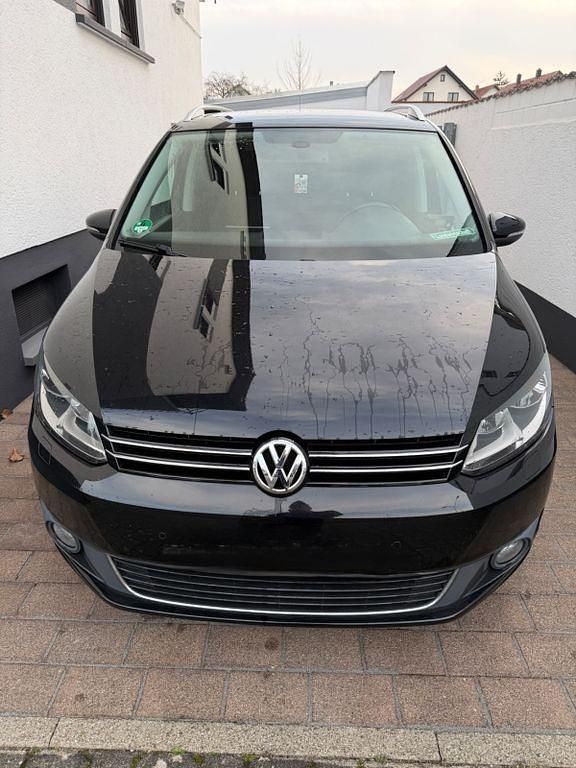 Gebraucht VW Touran Cup 105 PS (77 kW) 2014 Schwarz Van / Kleinbus