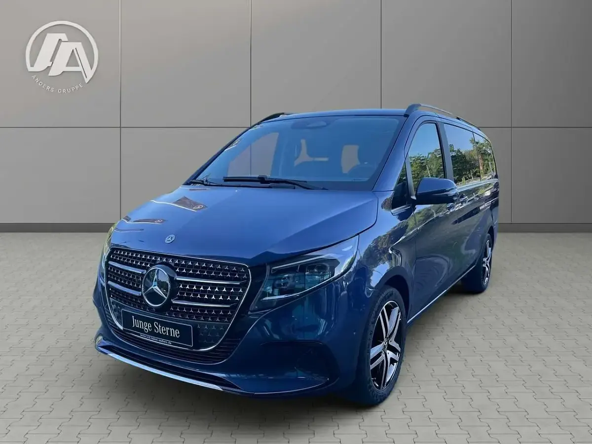 Gebraucht Mercedes V300 Avantgarde 237 PS (174 kW) 2025 Blau Van / Kleinbus