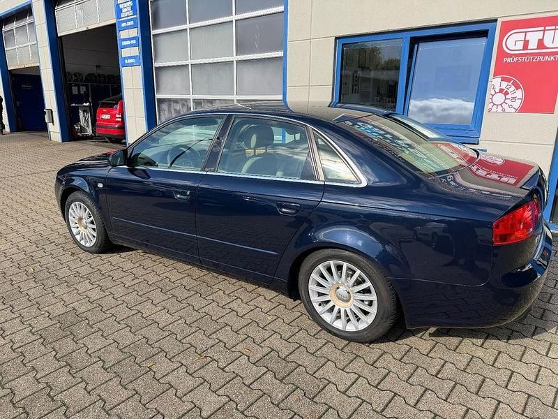 Gebraucht Audi A4 Sport 102 PS (75 kW) 2005 Blau Limousine