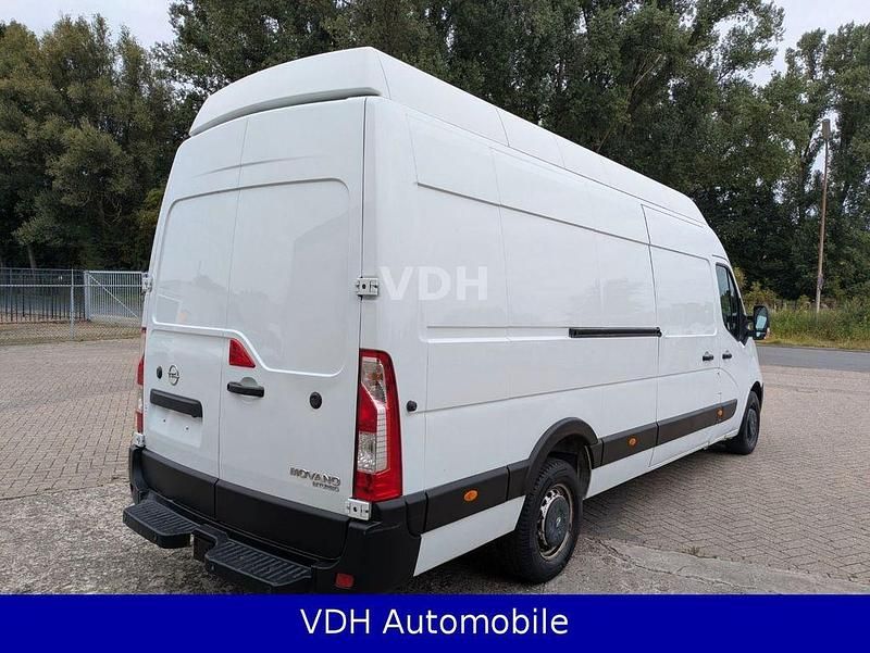 Gebraucht Opel Movano 131 PS (96 kW) 2017 Weiß Van / Kleinbus