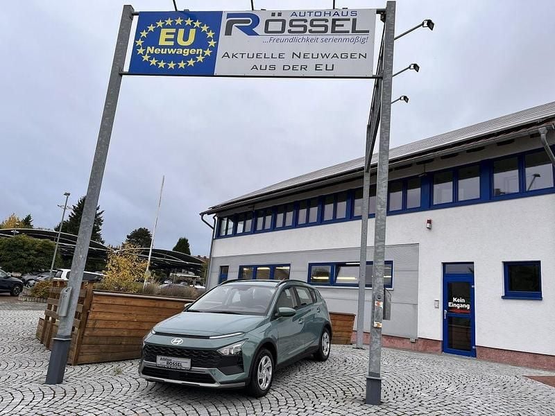 Grün Neu 2025 Hyundai Bayon Comfort SUV | 16.990 € (Guter Preis) - Bild 1/4