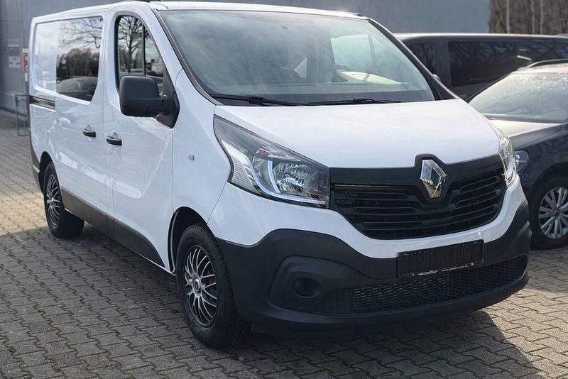 Gebraucht Renault Trafic Expression 125 PS (91 kW) 2017 Weiß Van / Kleinbus