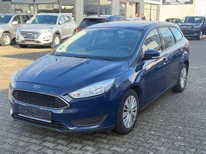 Gebraucht Ford Focus Trend 95 PS (69 kW) 2016 Blau Limousine