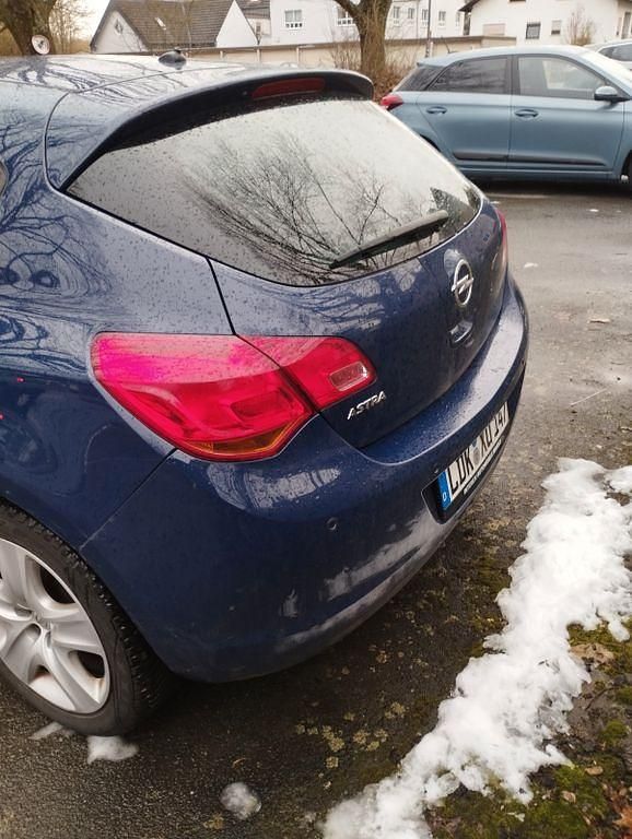 Gebraucht Opel Astra Selection 116 PS (85 kW) 2011 Blau Limousine