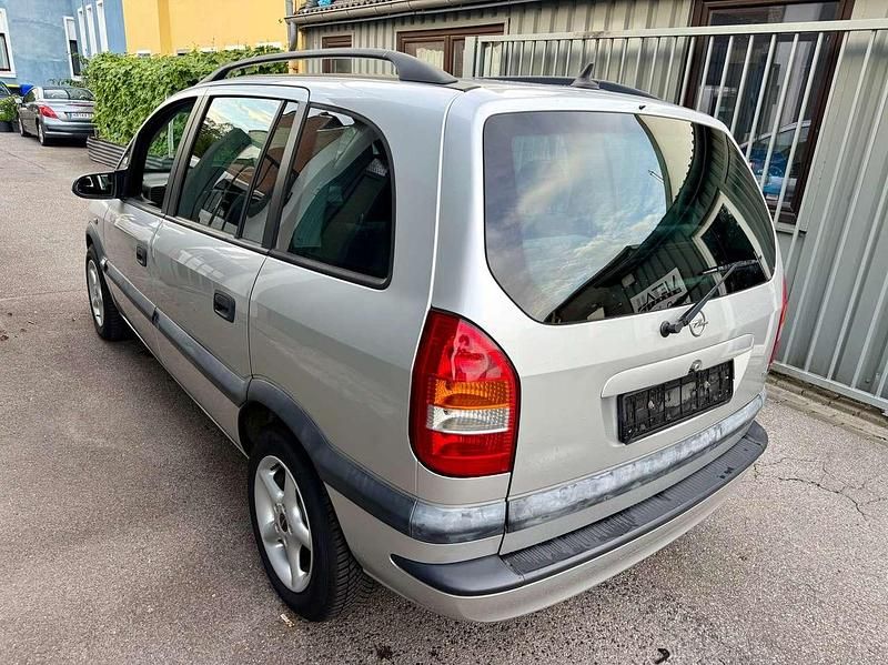 Gebraucht Opel Zafira Basis 125 PS (91 kW) 2003 Silber Van / Kleinbus