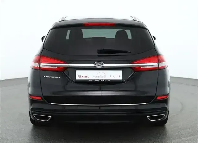 Używany Ford Mondeo Titanium 179 KM (131 kW) 2018 Czarny Sedan/Limuzyna