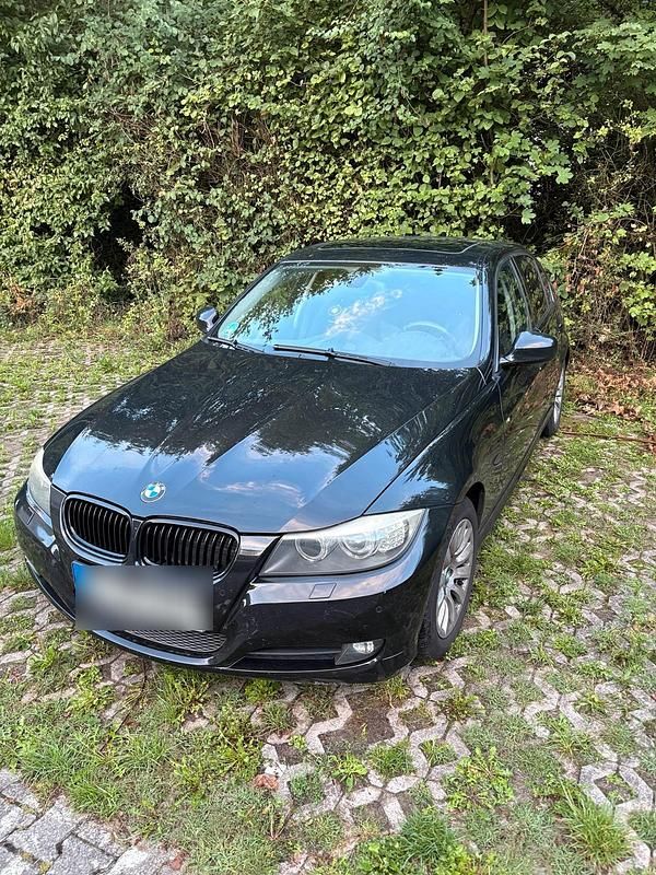 Schwarz Gebraucht 2009 BMW 318 Limousine | 4.200 € (Guter Preis) - Bild 1/4