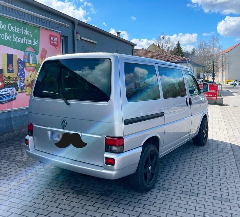 Usado VW Multivan 204 HP (150 kW) 2000 Prateado Monovolume