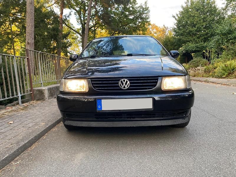 Schwarz Gebraucht 1998 VW Polo Comfortline Kleinwagen | 1.520 € (Teuer) - Bild 1/4