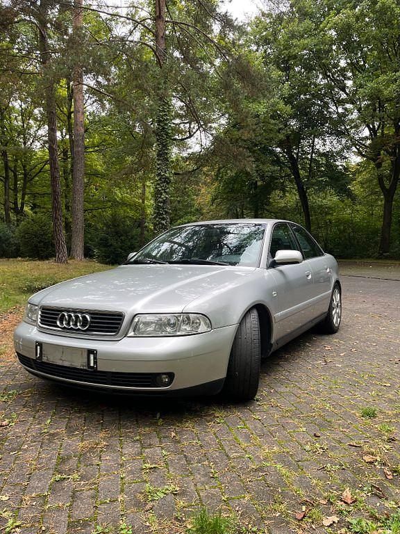 Grau Gebraucht 2000 Audi A4 Performance Limousine | 2.700 € (Fairer Preis) - Bild 1/4