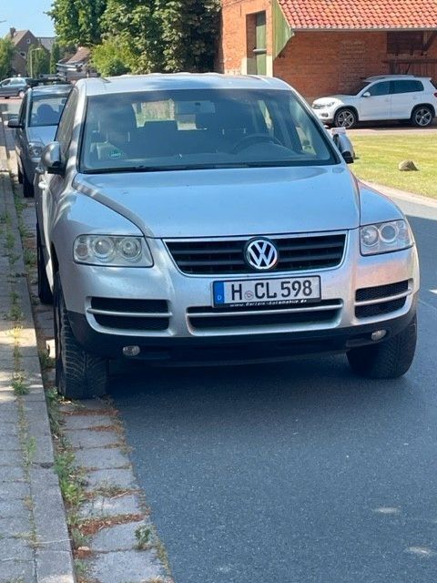 Silber Gebraucht 2004 VW Touareg R SUV | 6.950 € (Etwas zu teuer) - Bild 1/4