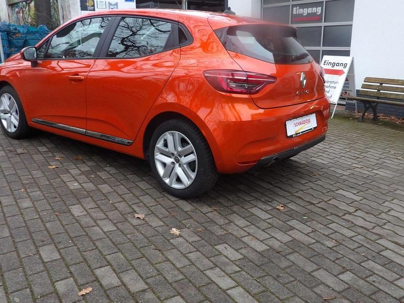 Brugt Renault Clio V Evolution 67 HK (49 kW) 2022 Orange Hatchback