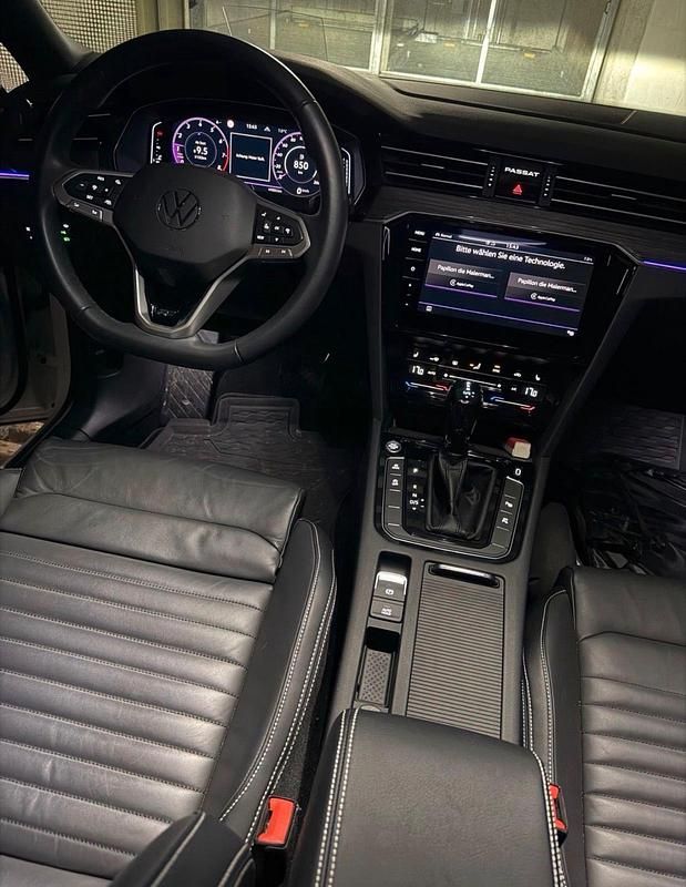 Gebraucht VW Passat R-line 190 PS (139 kW) 2021 Weiß Kombi