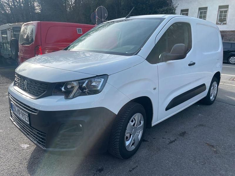 Gebraucht Peugeot Partner Premium 102 PS (75 kW) 2020 Blanc banquise Van / Kleinbus