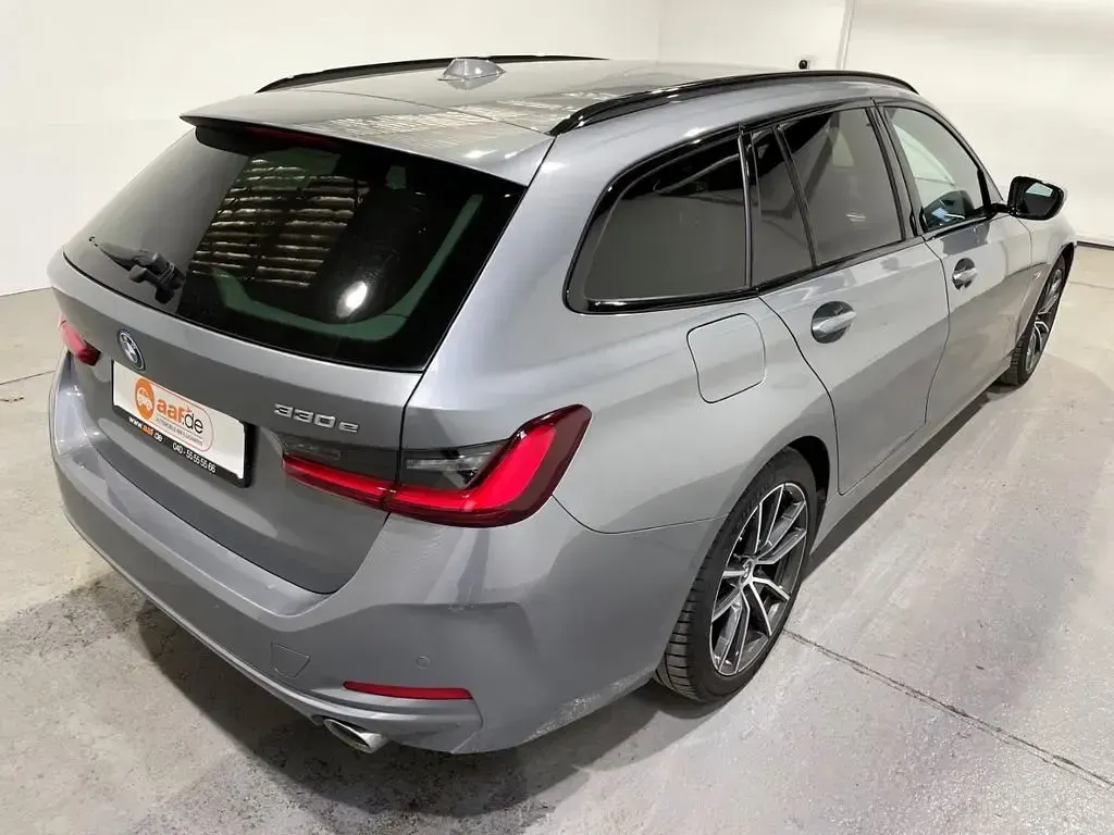 Gebraucht BMW 330e Sport Line 292 PS (214 kW) 2022 Grau Kombi