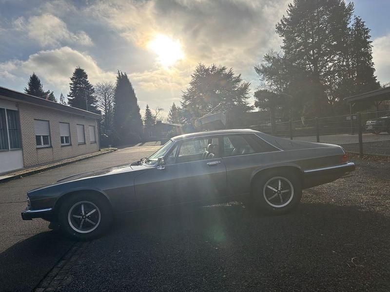 Używany Jaguar XJS 295 KM (216 kW) 1985 Szary Coupe