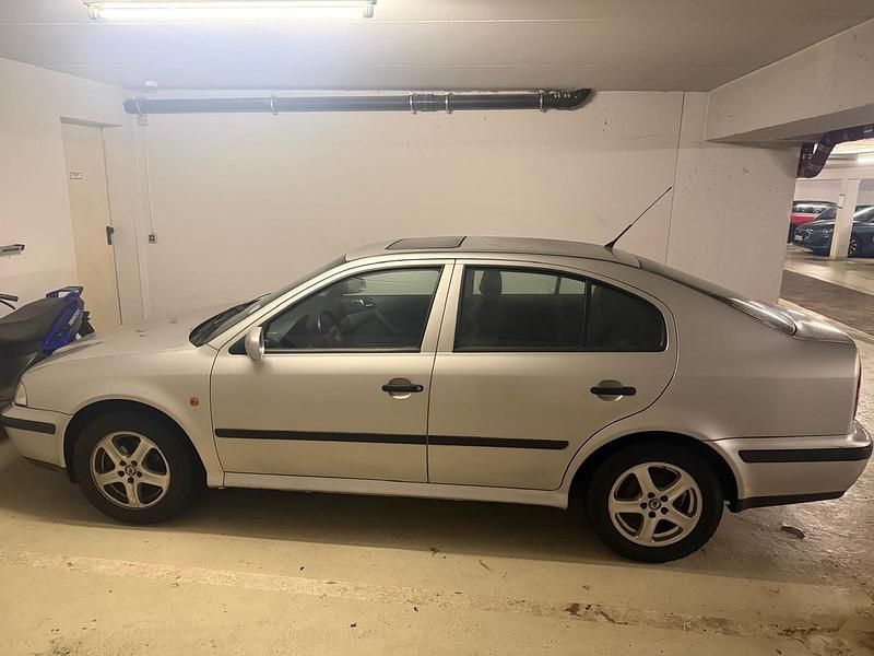 Gebraucht Skoda Octavia 101 PS (74 kW) 1999 Silber Limousine