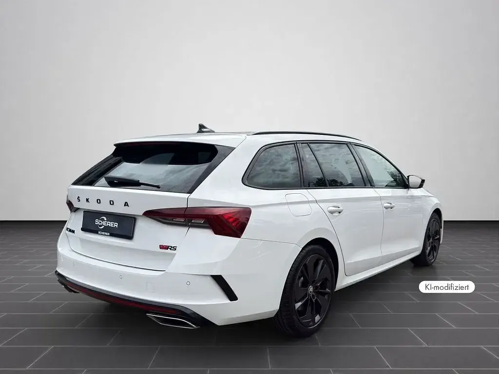 Gebraucht Skoda Octavia RS 245 PS (180 kW) 2024 Candyweiß Kombi