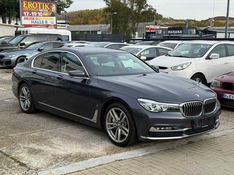 Gebraucht BMW 740 326 PS (239 kW) 2017 Grau Limousine