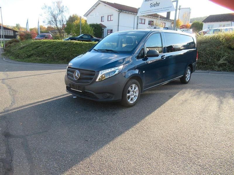 Blau Gebraucht 2022 Mercedes Vito Van / Kleinbus | 17.600 € (Superpreis) - Bild 1/4
