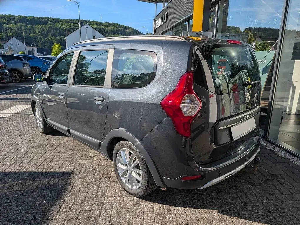Gebraucht Dacia Lodgy Stepway 131 PS (96 kW) 2021 Grau Van / Kleinbus
