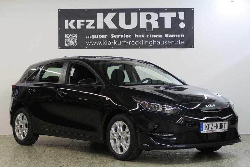 Gebraucht Kia Ceed 120 PS (88 kW) 2023 Schwarz Kleinwagen