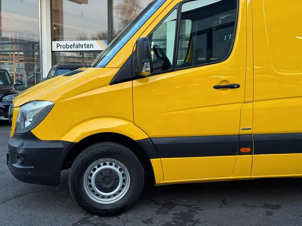 Używany Mercedes Sprinter 163 KM (119 kW) 2016 Żółty Van