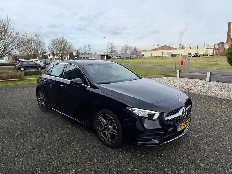 Gebraucht Mercedes A250 AMG line 160 PS (117 kW) 2022 Schwarz Limousine